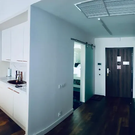 Hanza Tower -m&m Luxury Apartment